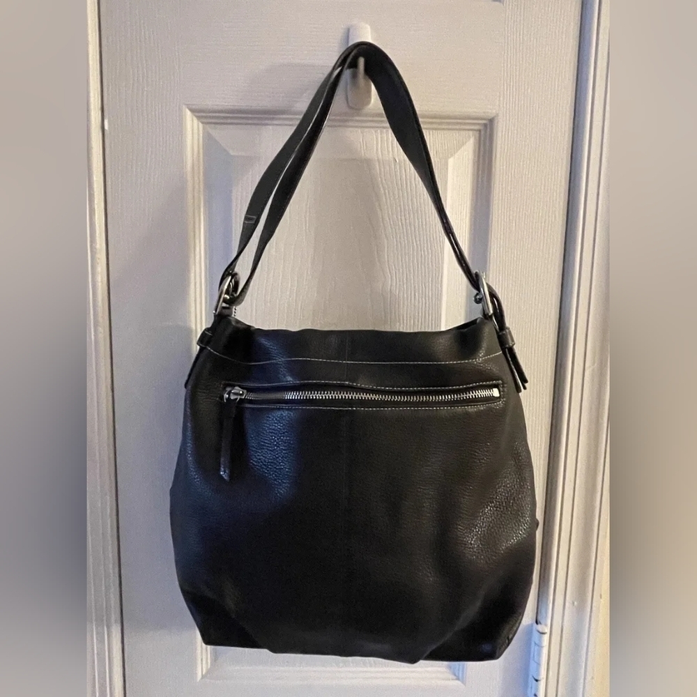 Authentic Coach 🎁 Leather Purse with Silver Buckle Shoulder Bag Adjustable. EUC